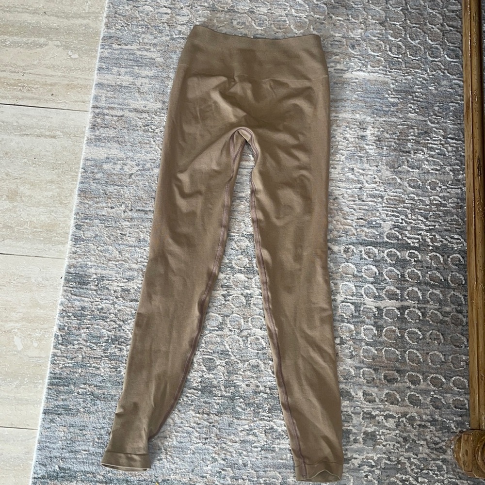 Alphalete scrunch leggings